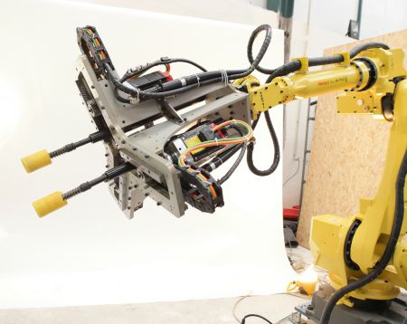  CERBERUS Automatic Screwing Robot